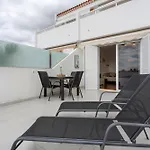Terrace With Ocean View アパート アデヘ